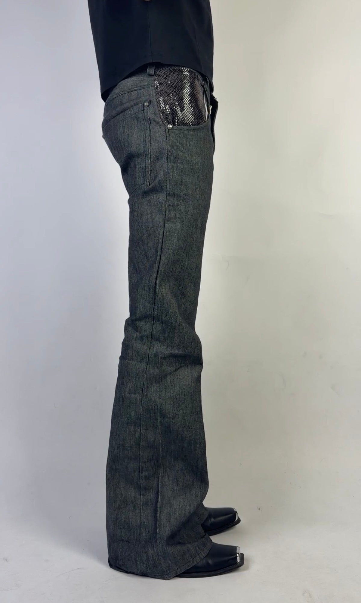 Simple Flared Jeans Sample