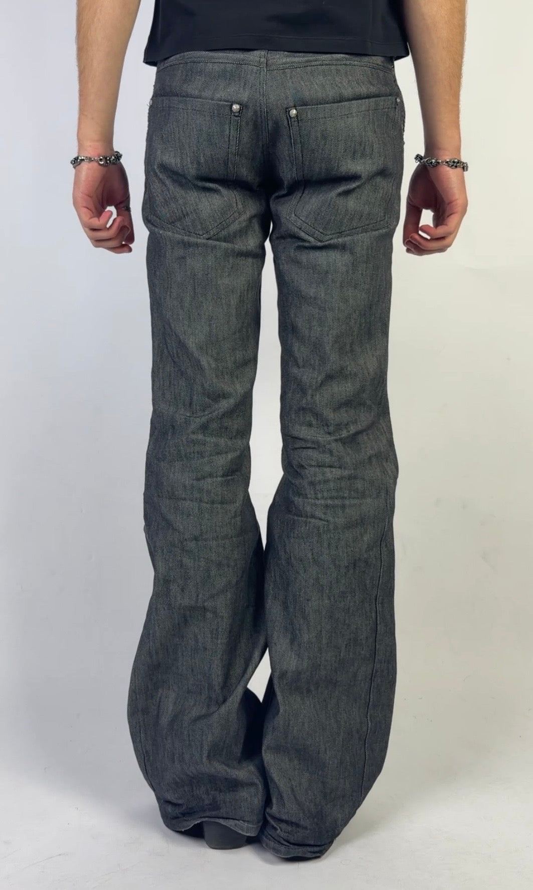 Simple Flared Jeans Sample