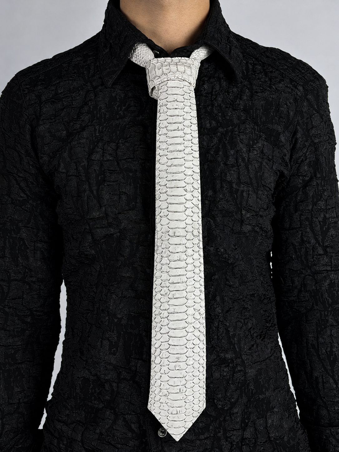 White-Snake-Tie Sample