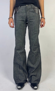 Simple Flared Jeans Sample