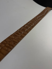 Twin Belt Croco Sand Sample