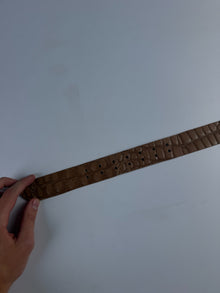 Twin Belt Croco Sand Sample